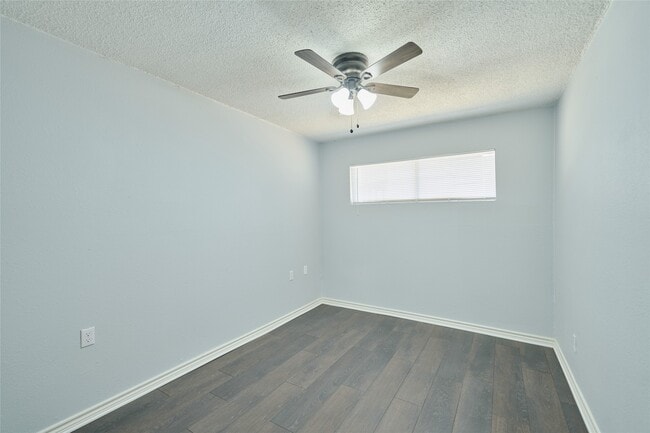 Building Photo - 21 Harbour Ln