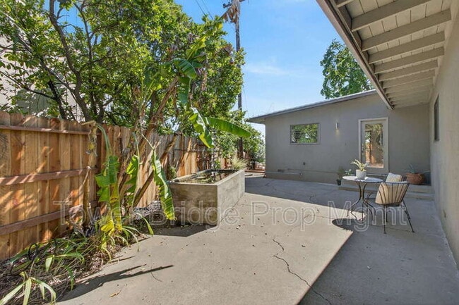 Building Photo - 3937 Orangewood Dr