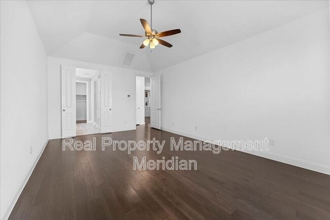 Building Photo - 14928 Belclaire Ave