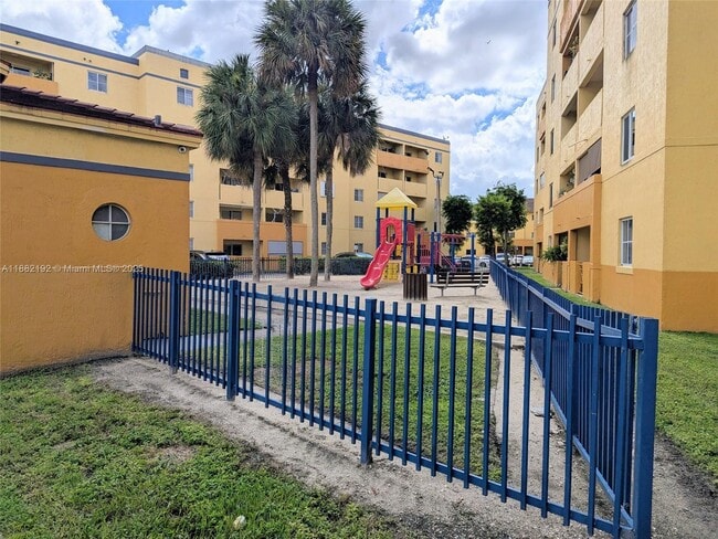 Building Photo - 8249 SW 149th Ct