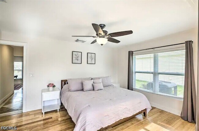 Building Photo - 2806 SW 38th Terrace