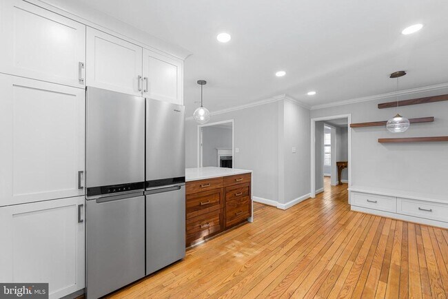 Building Photo - 2810 N Glade St NW