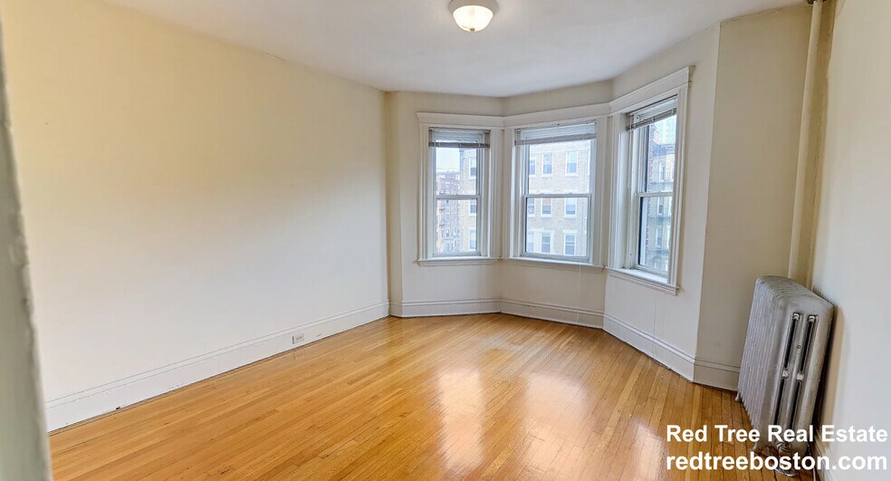 Primary Photo - 106 Queensberry St