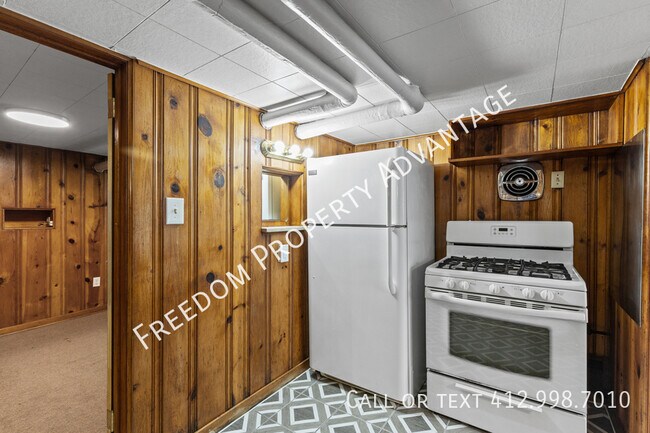 Building Photo - 122 Secane Ave