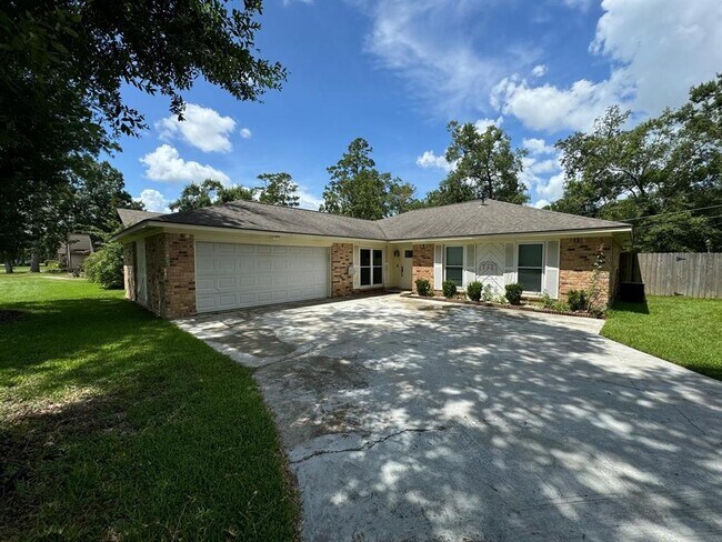 Primary Photo - 5019 Timber Ridge St