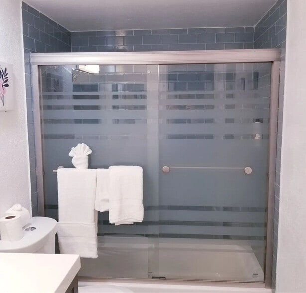 Building Photo - 12888 Montfort Dr