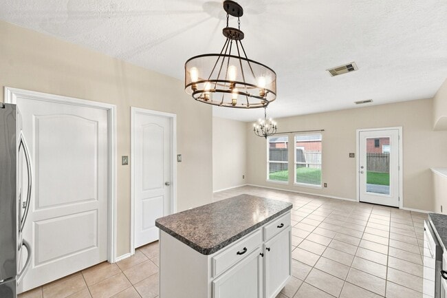 Building Photo - 18810 Lantern Cove Ln