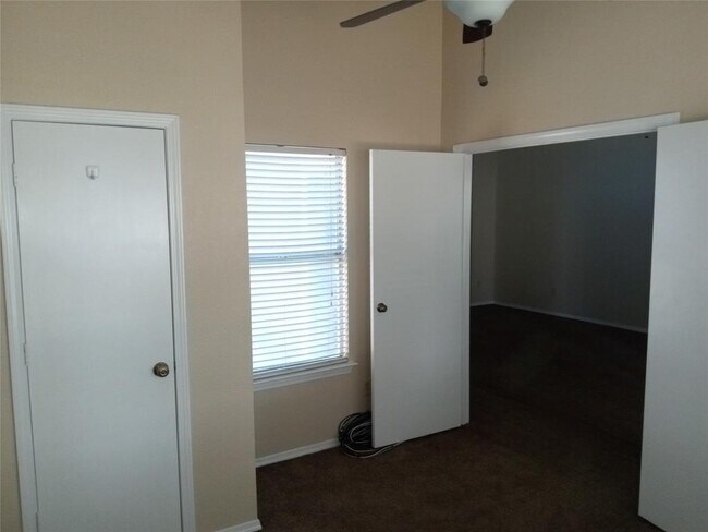 Building Photo - 1612 Scottsdale Dr