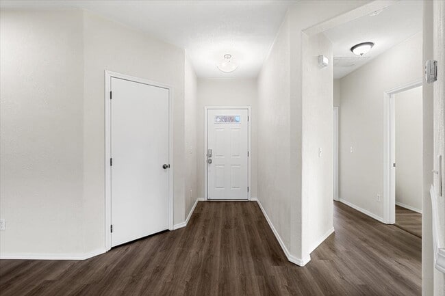 Building Photo - 2540 Bethany Ct