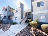 Building Photo - ADORABLE 2 BEDROOM, 2 BATHROOM DOWNSTAIRS ...