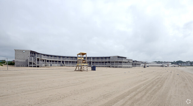 Building Photo - Bonnet Shores