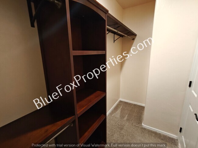 Building Photo - 6621 S De Concini Dr
