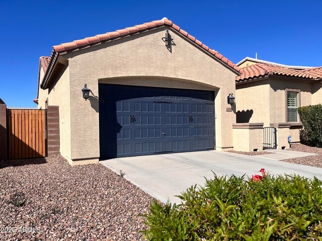 Building Photo - 2208 E Indian Wells Dr