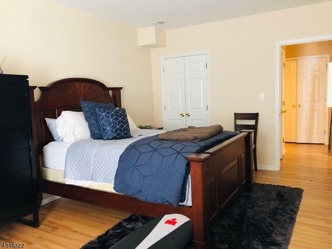 Building Photo - 400 North Ave