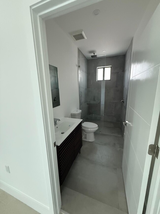 Building Photo - A2Z Construction & Remodel LLC / 2242 NW 9...