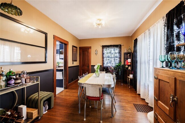 Building Photo - 109 Bedford St