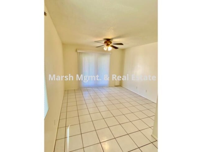 Building Photo - Great Scottsdale home with lots of upgrade...