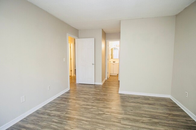 Building Photo - 2 Bedroom, 2 Bath Condo at Village Creek -...