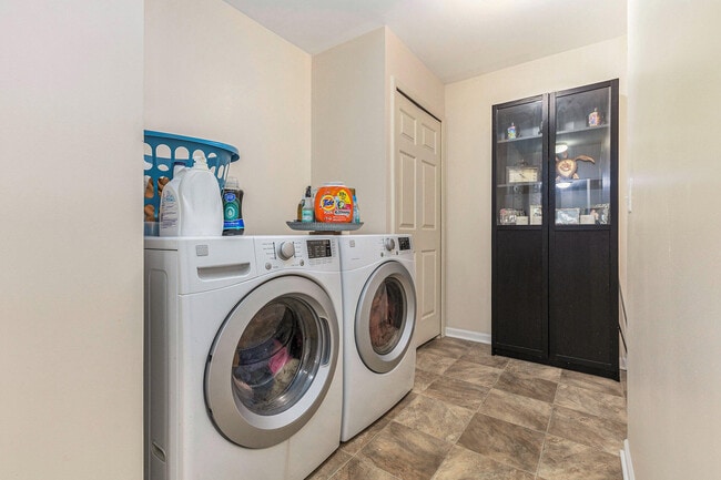 Building Photo - 4191 Cornerstone Dr