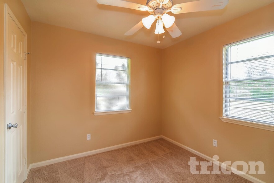 Building Photo - 5234 Jorns St