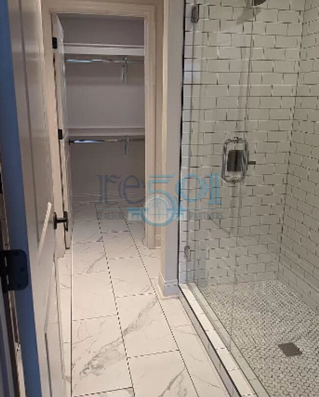 Building Photo - 2 BR 2 BA Luxury Condominium