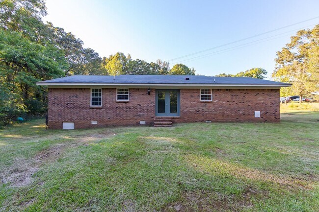Building Photo - 28 Falcon Rd