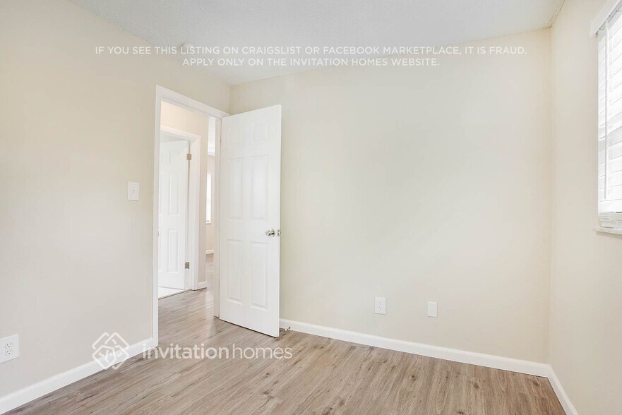 Building Photo - 4033 Castlegate Dr