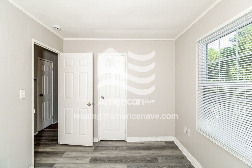 Building Photo - 2701 Welland St