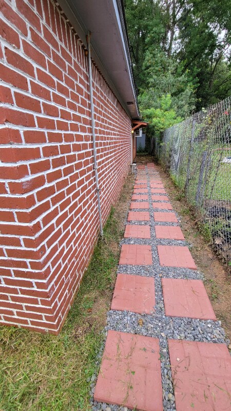 Building Photo - 2100 Hill Top Ct