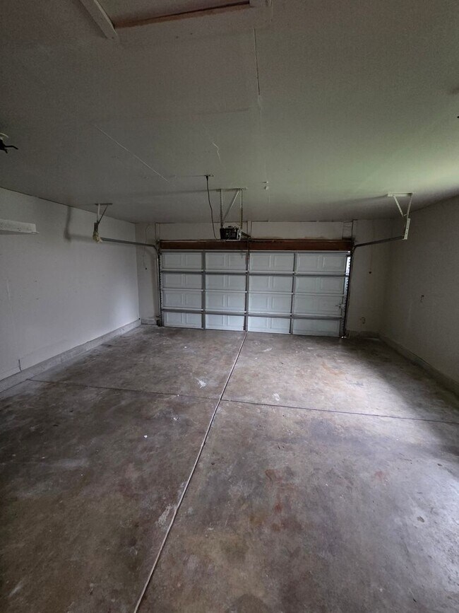 Building Photo - 3009 S Gordon Ave