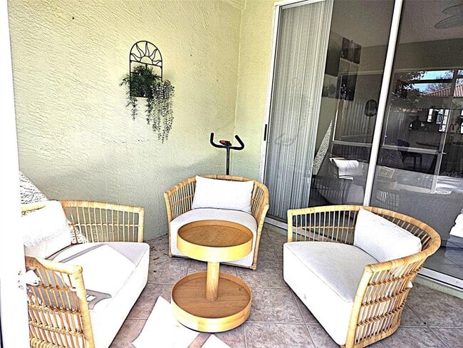 Building Photo - 2547 Estancia Blvd