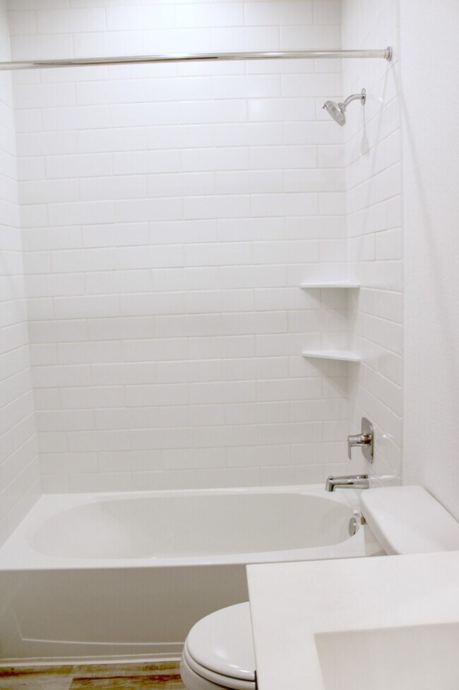 Building Photo - 15212 Tattle Crk Ln