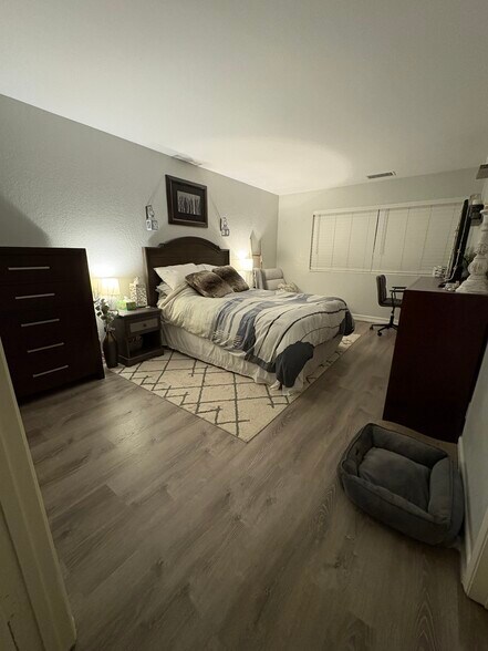 Building Photo - 136 Countrywood Ln