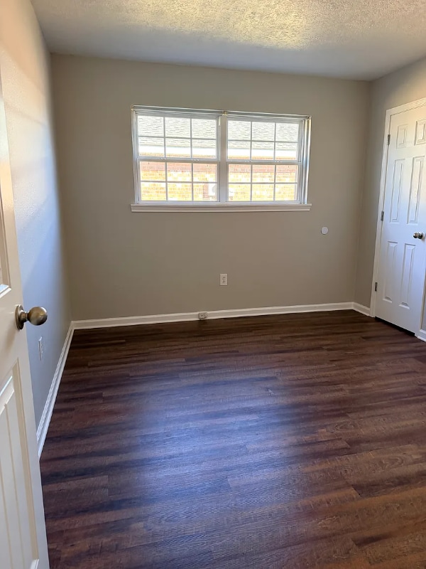 Building Photo - 2205 Mustang St