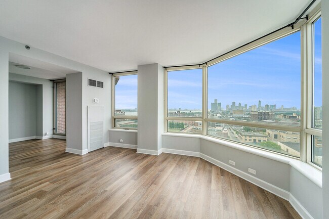 Building Photo - 3320 Spinnaker Ln
