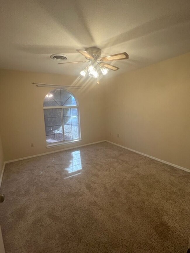 Building Photo - Beautiful home on a large corner lot with RV parking