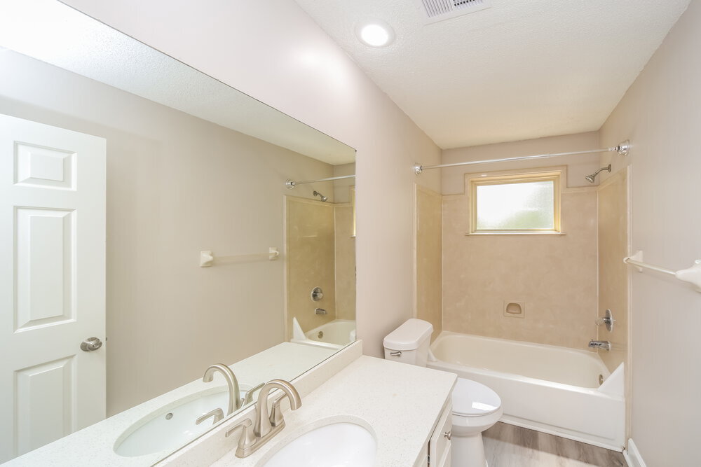 Building Photo - 5005 Cottage Ln