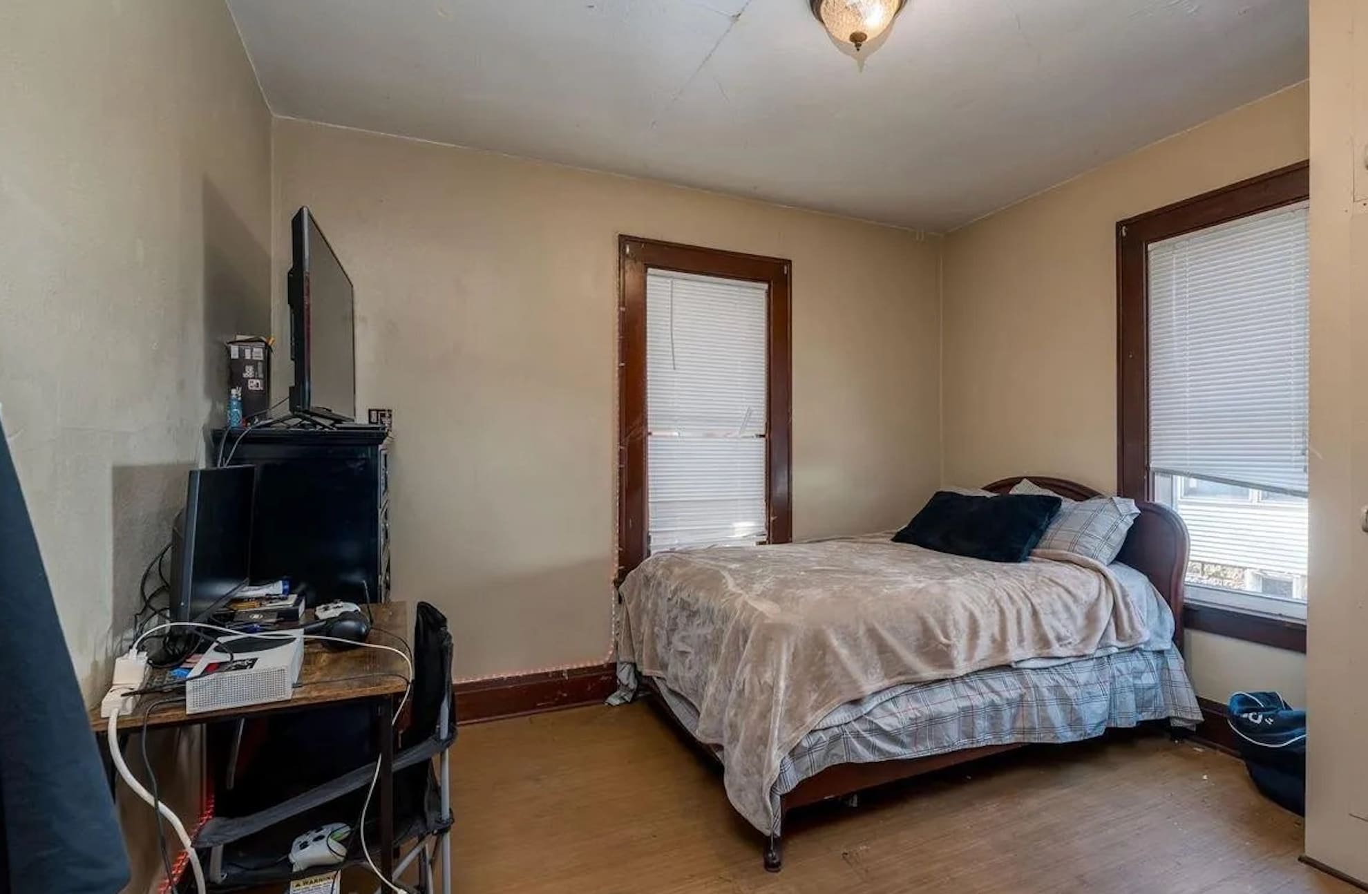 Building Photo - 610 E Vine St