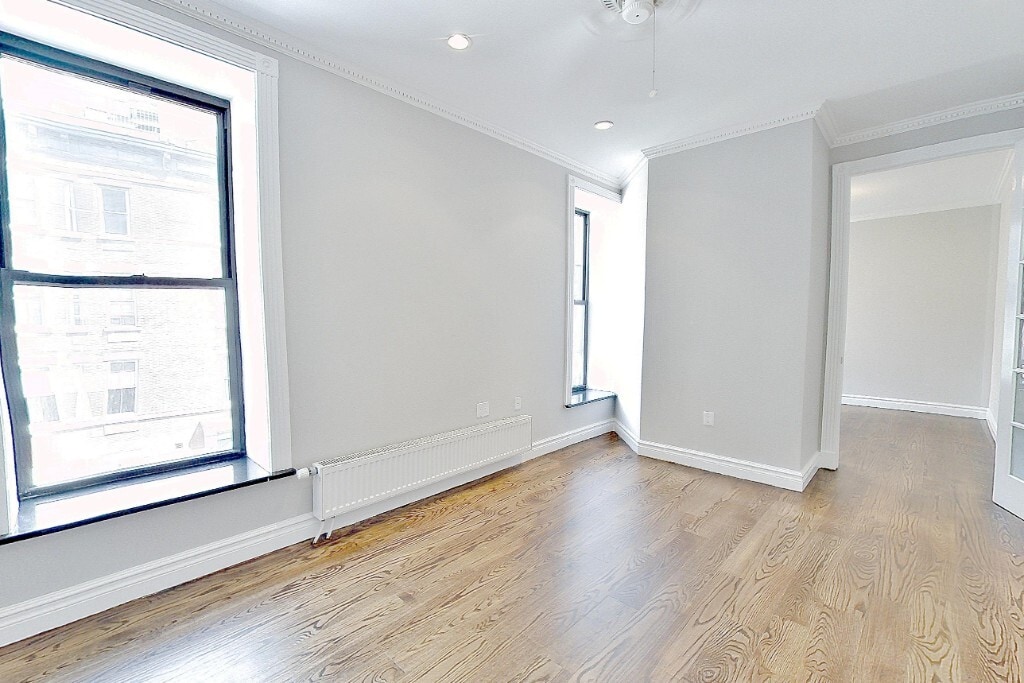 Building Photo - 202 E 13th St