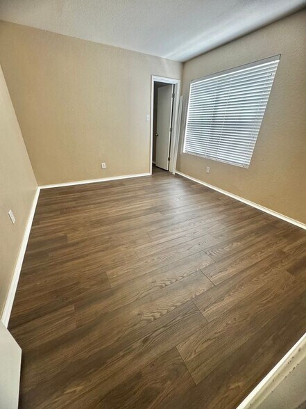 Building Photo - 8642 Brisa Royale