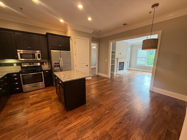 Building Photo - 4120 Ridgefield Dr