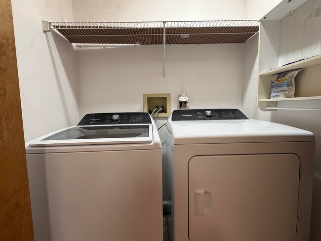 Building Photo - 17 Bayberry Dr