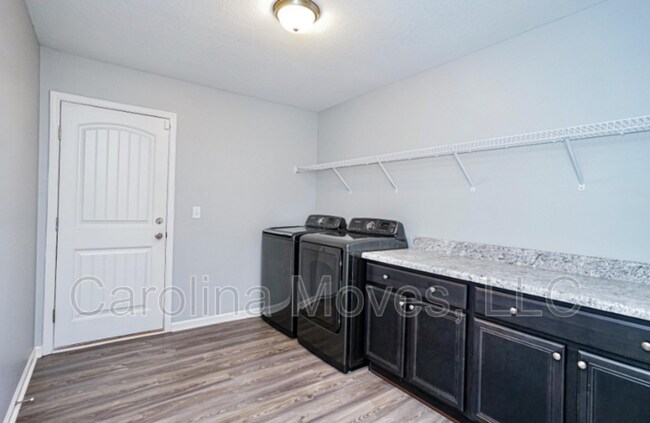 Building Photo - 249 Lockeland Park Dr