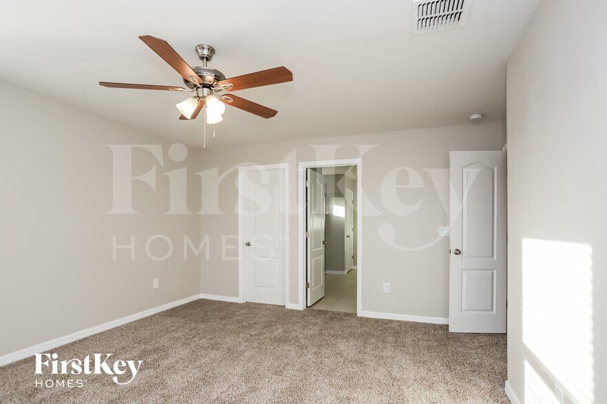 Building Photo - 14231 Poke Ridge Dr