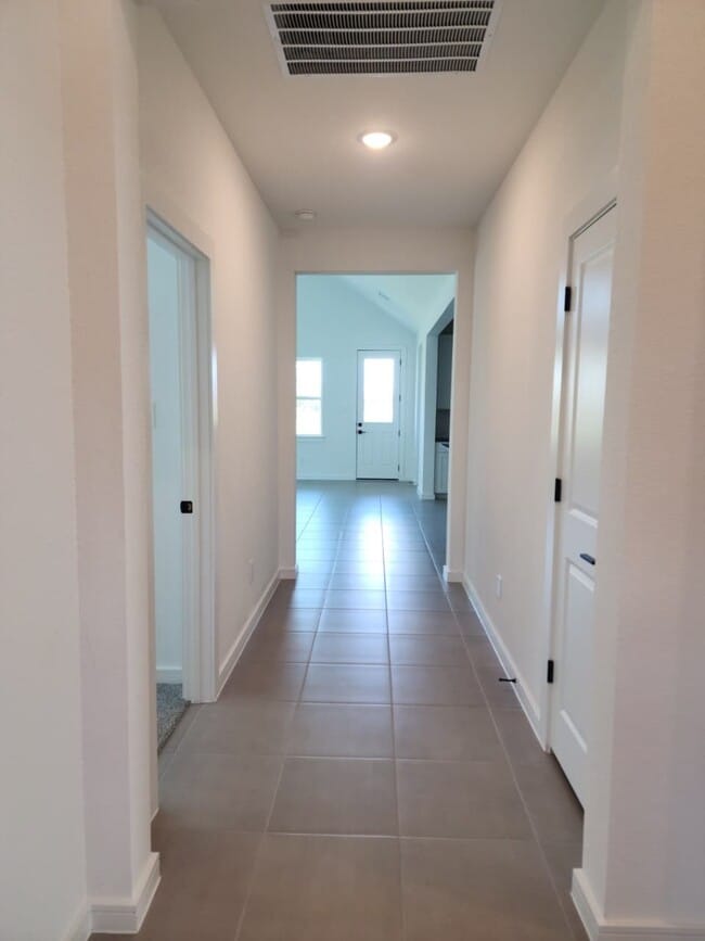 Building Photo - 21226 Blue Blf Dr