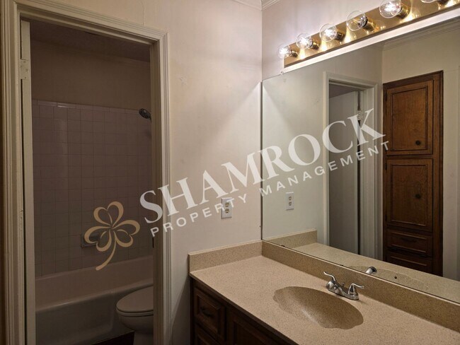Building Photo - 6807 Old Briarstown Dr