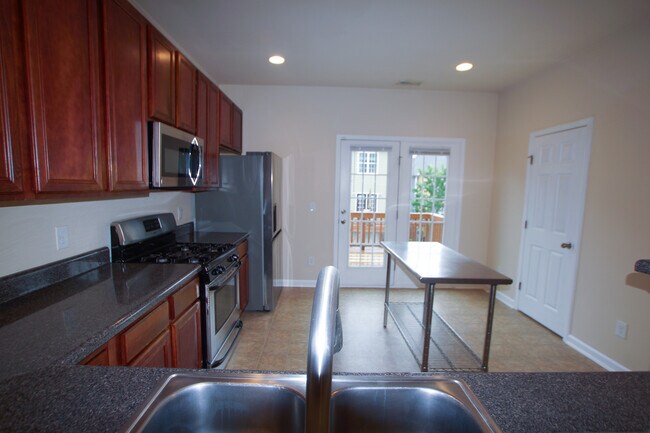 Building Photo - 136 Dove Cottage Ln