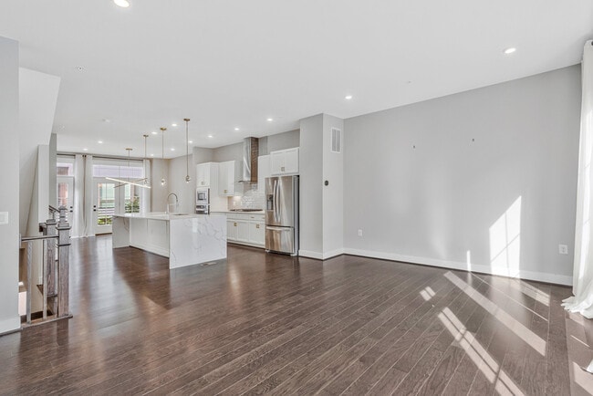 Building Photo - 1884 Easterly Rd