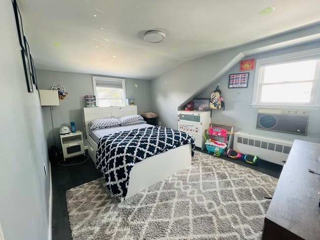 Building Photo - 199 Poppy Ave