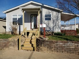 Building Photo - 713 Spruce St